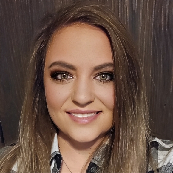 Meet your Posher, Allie - Picture 1 of 1
